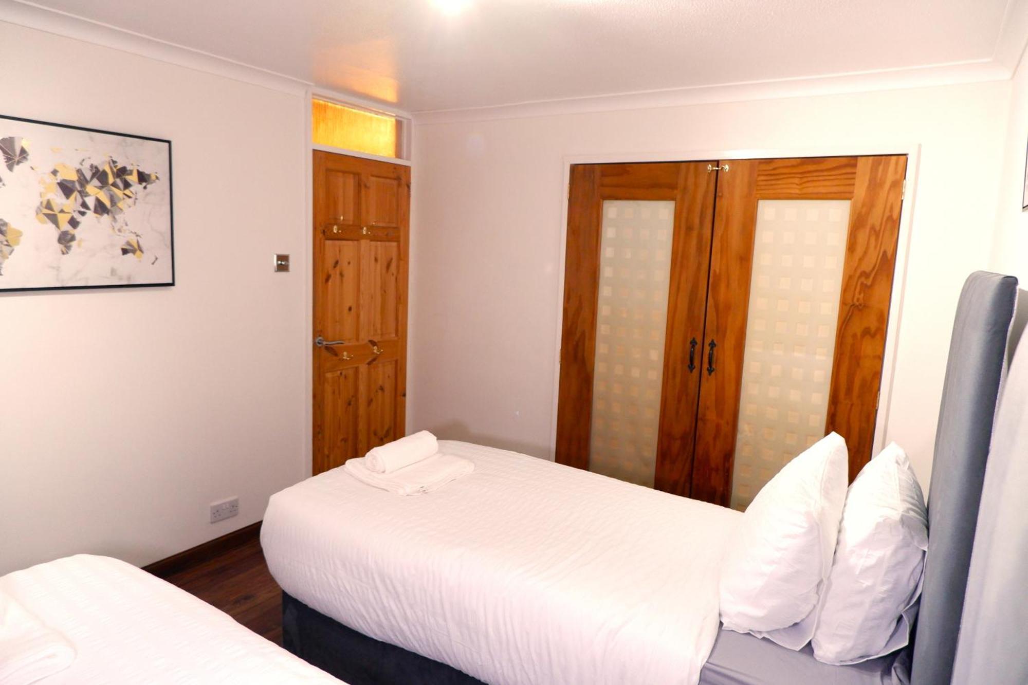 Dundridge Home - Morden Urban Living - Sleeps Up To 9 Guests & Private Parking For 2 Vehicles Bristol Exterior foto